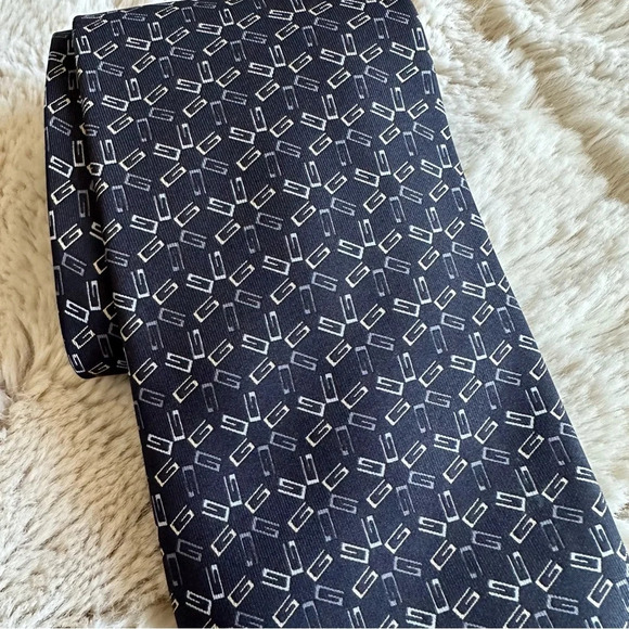 GUCCI Silk Printed Tie - Picture 2 of 6